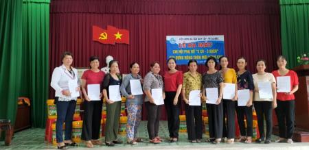 Hội LHPN xã Tân Quy Tây tổ chức ra mắt Chi hội phụ nữ “5 có 3 sạch” ấp Tân Lợi 